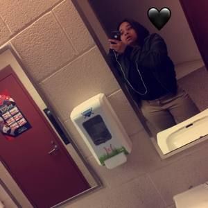 Meet your Posher, Olivia